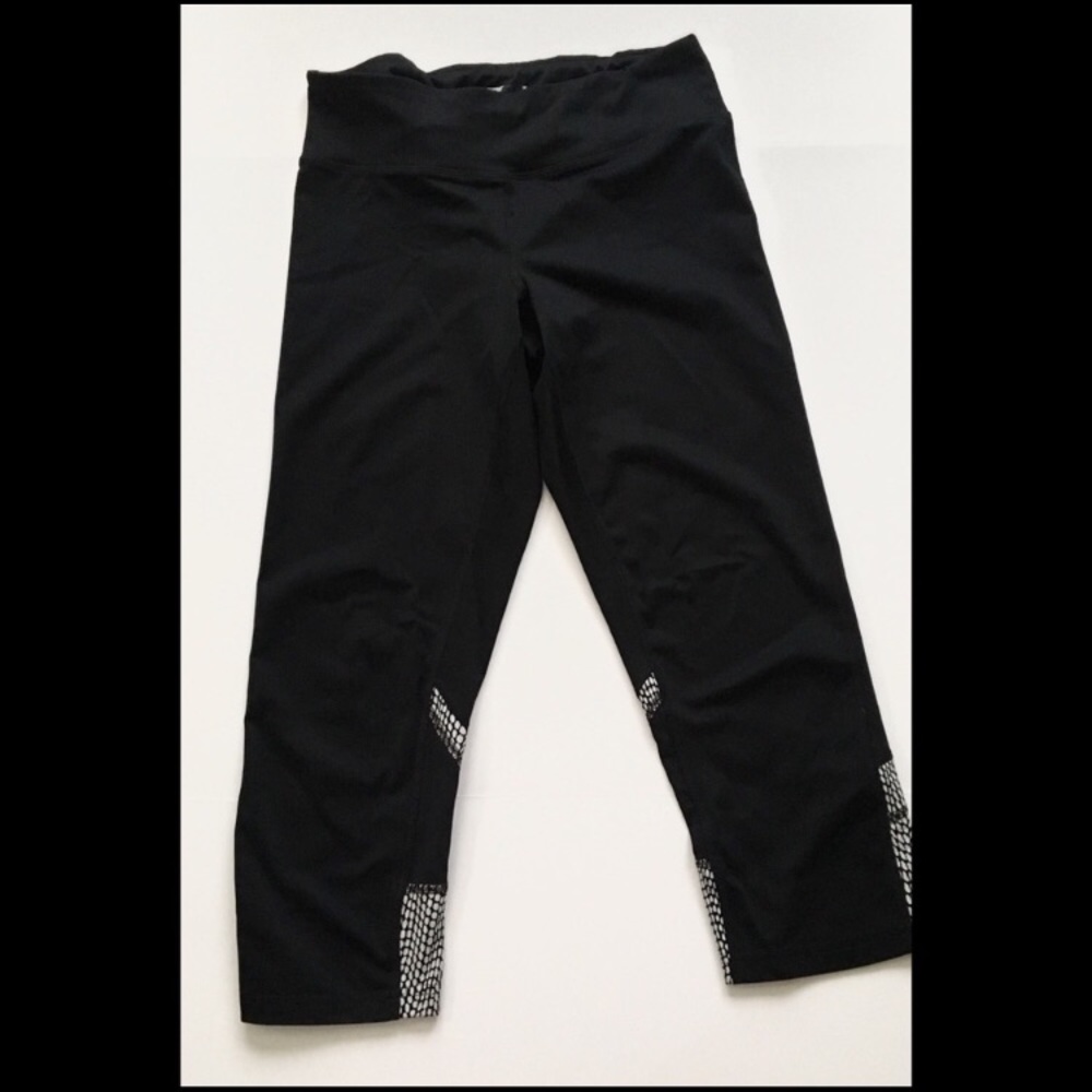 • Express athletic cropped leggings sz small